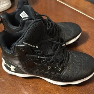 UNDER ARMOUR CLEATS